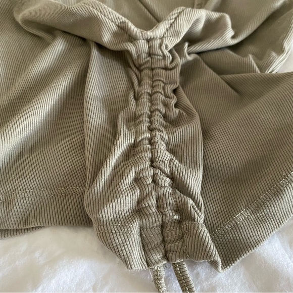 Aritzia Sunday Best Long Sleeve Crop Top - Picture 3 of 9